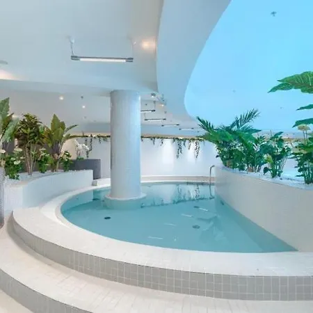 Hanza Tower Sky - 21 Spa Sauna & Jacuzzi & Pool Appartement *