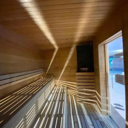 Hanza Tower Sky - 21 Spa Sauna & Jacuzzi & Pool Appartement